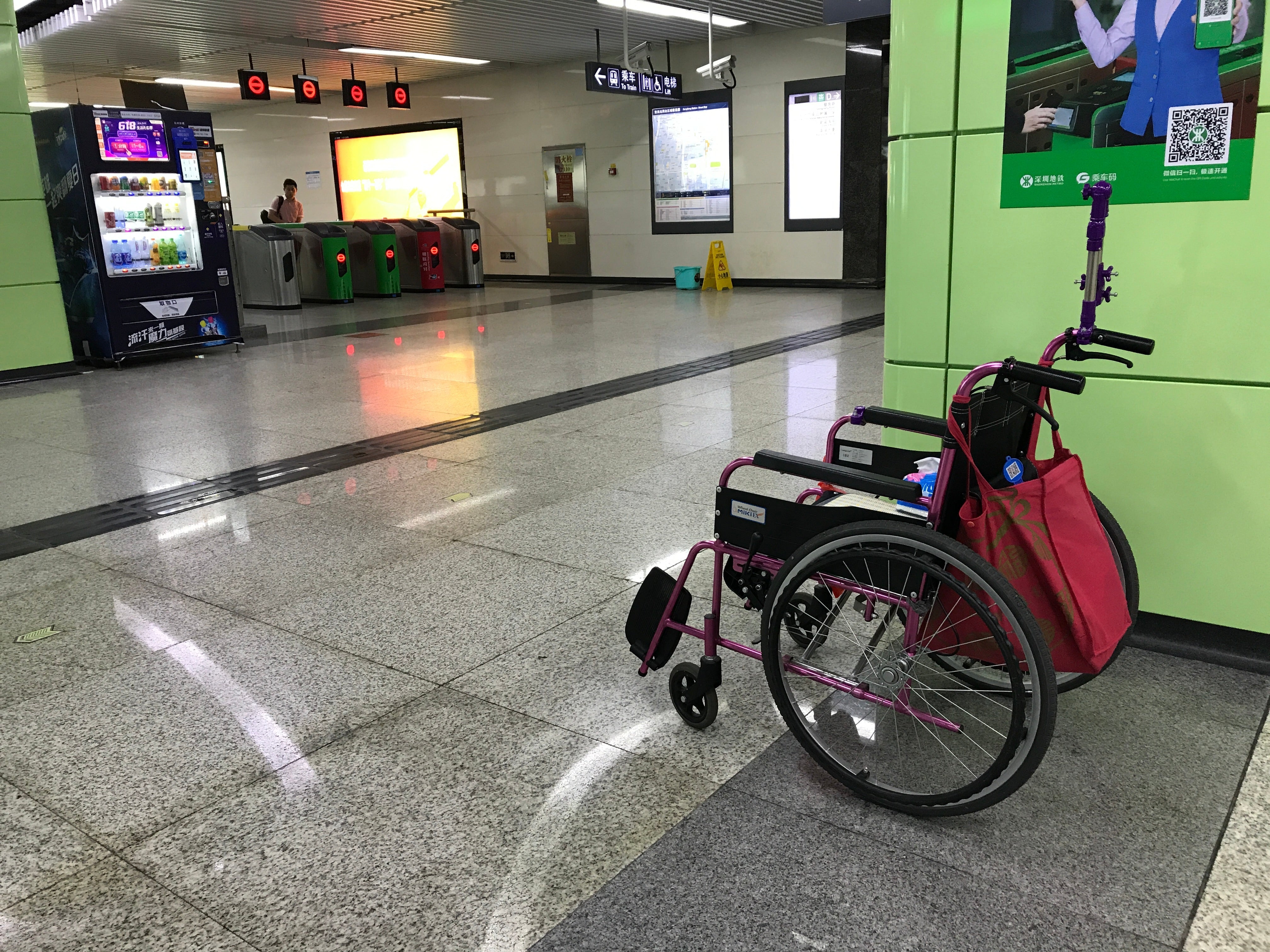 Flying with a wheelchair: our complete guide to stress-free air travel.