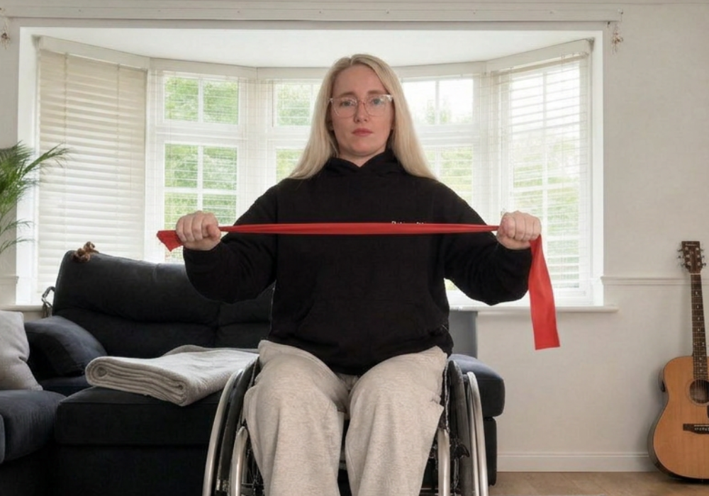 Neck health: Gem’s desk setup tips and 3 daily exercises.